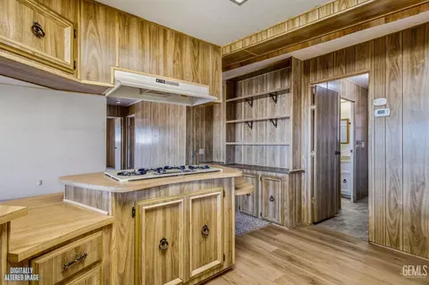 Kitchen - 724 46th St, Bakersfield, CA 93301 photo 7 of 10