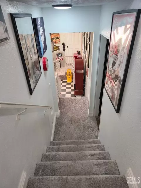 Entry Way - 2500 Pine St, Bakersfield, CA 93301 photo 1 of 1