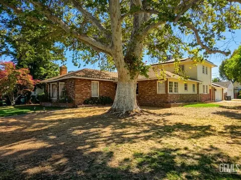 Exterior - 2500 Pine St, Bakersfield, CA 93301 photo 2 of 5