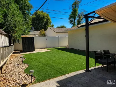 Exterior - 2500 Pine St, Bakersfield, CA 93301 photo 4 of 5