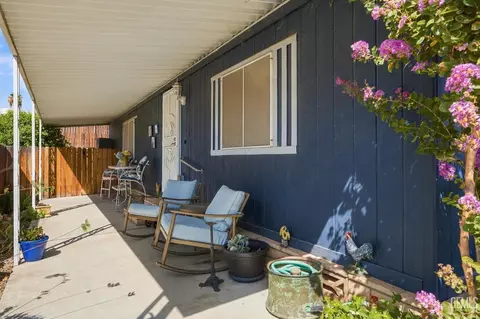 Exterior - 131 Set Ln, Bakersfield, CA 93308 photo 2 of 7