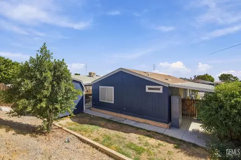 Exterior - 131 Set Ln, Bakersfield, CA 93308 photo 6 of 7