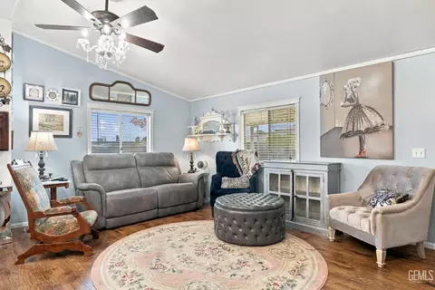Living - 131 Set Ln, Bakersfield, CA 93308 photo 2 of 2