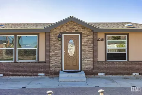 Exterior - 20216 Mesa Dr, Tehachapi, CA 93561 photo 4 of 5