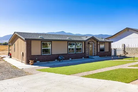 Exterior - 20216 Mesa Dr, Tehachapi, CA 93561 photo 3 of 5