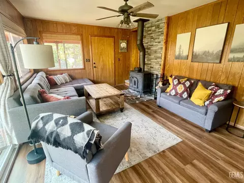 Living - 39 Jessie Way, Posey, CA 93260 photo 2 of 3