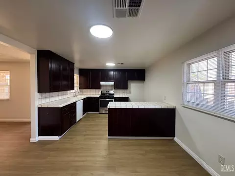 Kitchen - 210 Douglas St, Bakersfield, CA 93308 photo 2 of 2