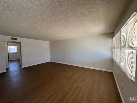 Living - 210 Douglas St, Bakersfield, CA 93308 photo 2 of 2