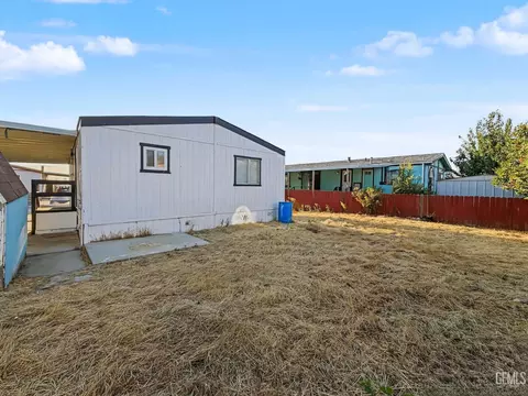 Exterior - 14556 E Tehachapi Blvd #30, Tehachapi, CA 93561 photo 4 of 6