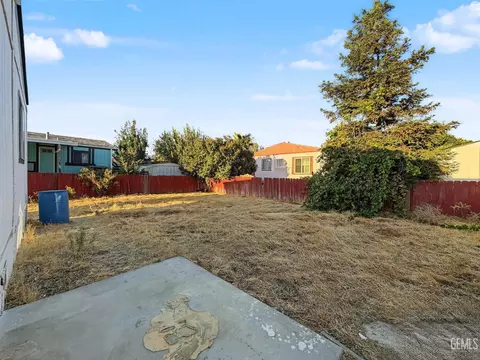Exterior - 14556 E Tehachapi Blvd #30, Tehachapi, CA 93561 photo 2 of 6