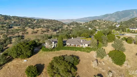View/Area - 30300 Piebald Ct, Tehachapi, CA 93561 photo 1 of 3