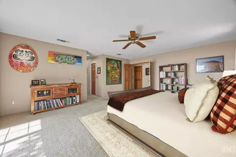 Bedroom - 30300 Piebald Ct, Tehachapi, CA 93561 photo 2 of 11