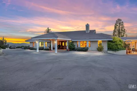 Exterior - 30300 Piebald Ct, Tehachapi, CA 93561 photo 3 of 11