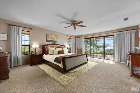 Bedroom - 30300 Piebald Ct, Tehachapi, CA 93561 photo 1 of 11