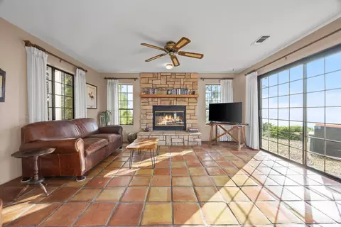 Living - 30300 Piebald Ct, Tehachapi, CA 93561 photo 3 of 4