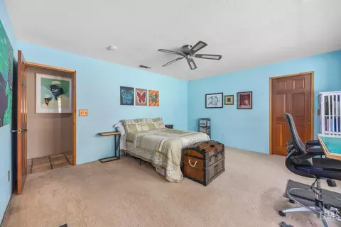 Bedroom - 30300 Piebald Ct, Tehachapi, CA 93561 photo 8 of 11