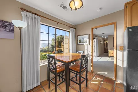 Dining - 30300 Piebald Ct, Tehachapi, CA 93561 photo 1 of 1