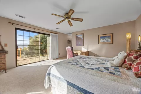 Bedroom - 30300 Piebald Ct, Tehachapi, CA 93561 photo 11 of 11