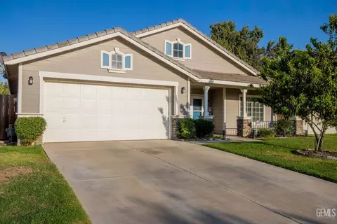 Exterior - 5800 California Spring Dr, Bakersfield, CA 93313 photo 2 of 8