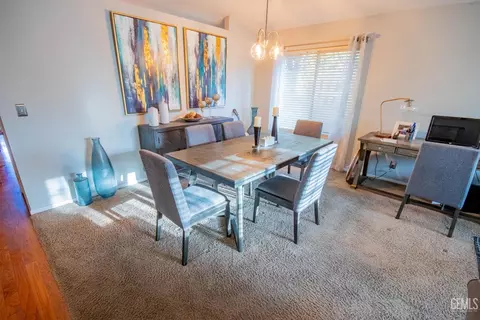 Dining - 5800 California Spring Dr, Bakersfield, CA 93313 photo 1 of 2