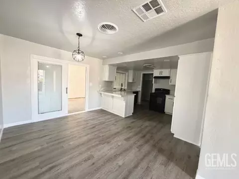 Other - 319 Pine Dr, Taft, CA 93268 photo 2 of 6