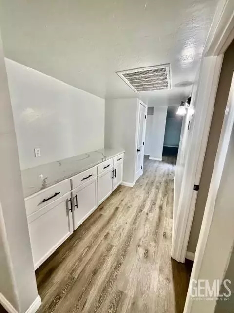 Entry Way - 319 Pine Dr, Taft, CA 93268 photo 1 of 3