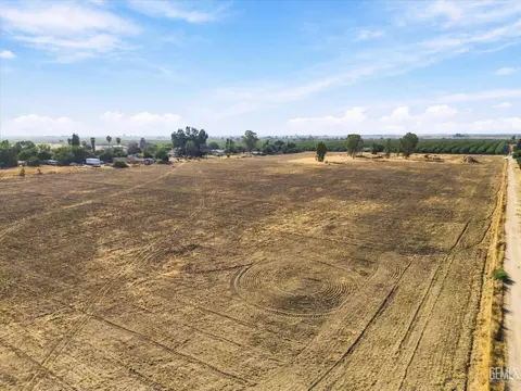 30308 Riverside St, Shafter, CA 93263 photo 23