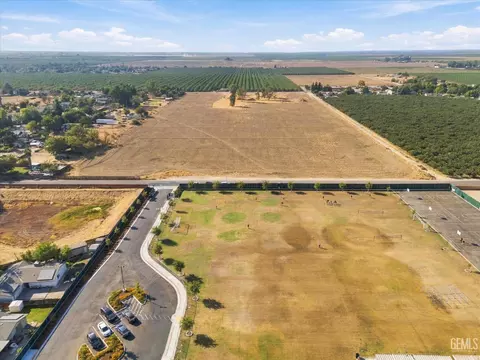 30308 Riverside St, Shafter, CA 93263 photo 17