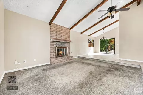 Living - 0 329 Pine Dr, Taft, CA 93268 photo 3 of 4