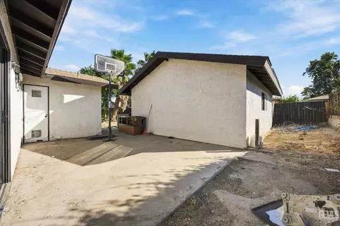 Exterior - 0 329 Pine Dr, Taft, CA 93268 photo 3 of 7
