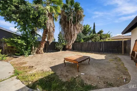Exterior - 0 329 Pine Dr, Taft, CA 93268 photo 6 of 7
