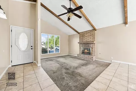 Living - 0 329 Pine Dr, Taft, CA 93268 photo 1 of 4