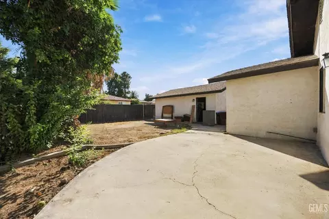 Exterior - 0 329 Pine Dr, Taft, CA 93268 photo 5 of 7