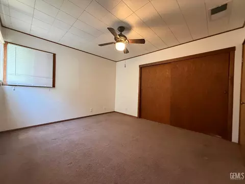 Bedroom - 302 E San Emidio St, Taft, CA 93268 photo 4 of 7