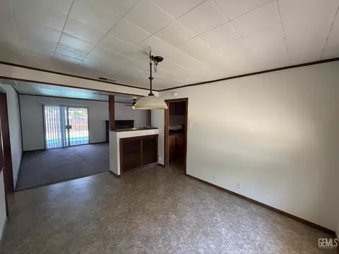Dining - 302 E San Emidio St, Taft, CA 93268 photo 1 of 2
