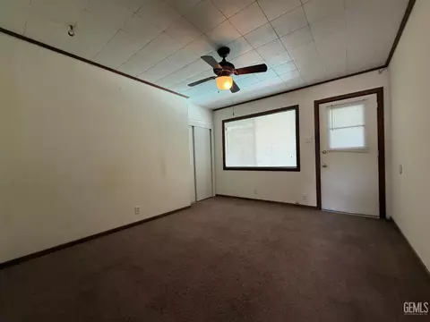 Bedroom - 302 E San Emidio St, Taft, CA 93268 photo 6 of 7