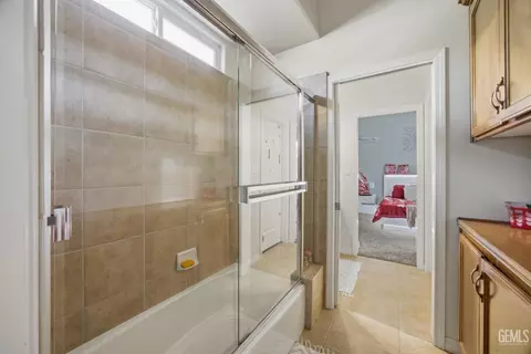 Entry Way - 4401 Whitegate Ave, Bakersfield, CA 93313 photo 6 of 6