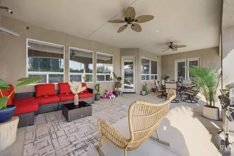 Exterior - 4401 Whitegate Ave, Bakersfield, CA 93313 photo 3 of 6