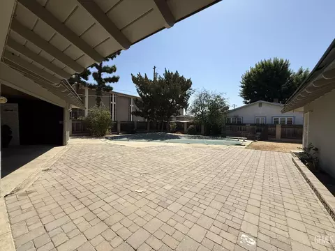 Exterior - 916 Oak Ave, Wasco, CA 93280 photo 7 of 10