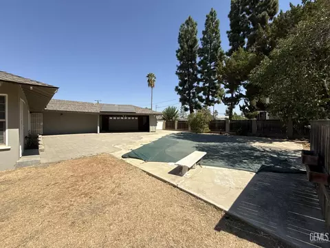 Exterior - 916 Oak Ave, Wasco, CA 93280 photo 9 of 10