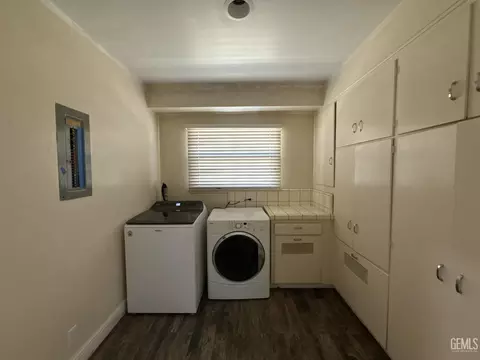 Other - 916 Oak Ave, Wasco, CA 93280 photo 5 of 7