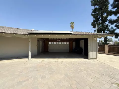 Exterior - 916 Oak Ave, Wasco, CA 93280 photo 9 of 12