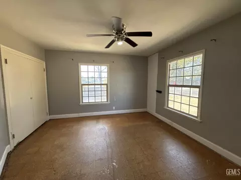 Bedroom - 916 Oak Ave, Wasco, CA 93280 photo 2 of 3
