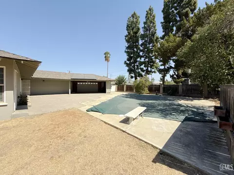 Exterior - 916 Oak Ave, Wasco, CA 93280 photo 11 of 12