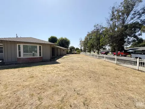 Exterior - 916 Oak Ave, Wasco, CA 93280 photo 6 of 12