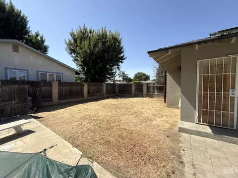 Exterior - 916 Oak Ave, Wasco, CA 93280 photo 8 of 10