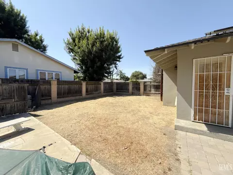 Exterior - 916 Oak Ave, Wasco, CA 93280 photo 10 of 12