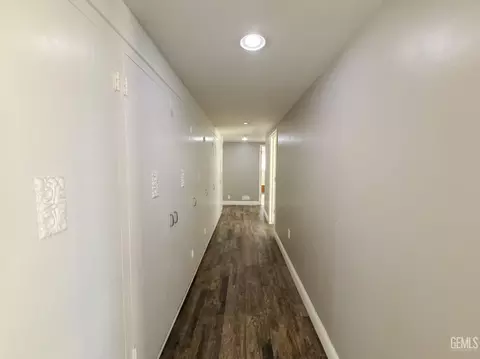 Entry Way - 916 Oak Ave, Wasco, CA 93280 photo 3 of 4