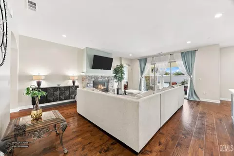 Living - 4113 Greendale Ct, Bakersfield, CA 93311 photo 1 of 3