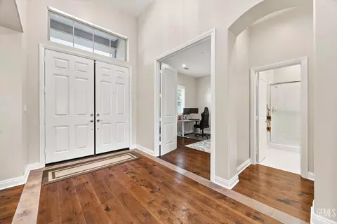 Entry Way - 4113 Greendale Ct, Bakersfield, CA 93311 photo 1 of 1